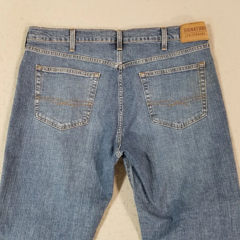 Levi's Signature jeans men's 38x30 Regular fit bootcut blue stretch denim pants
